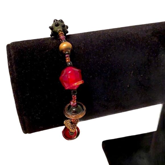 Handmade Glass Bead Bracelet.  - Picture 1 of 8